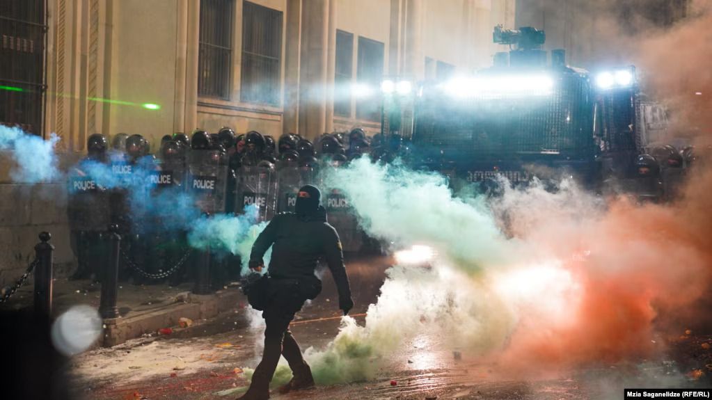 Foreign Ministry condemns Georgian response to demonstrations as second night of protests in Tbilisi continues