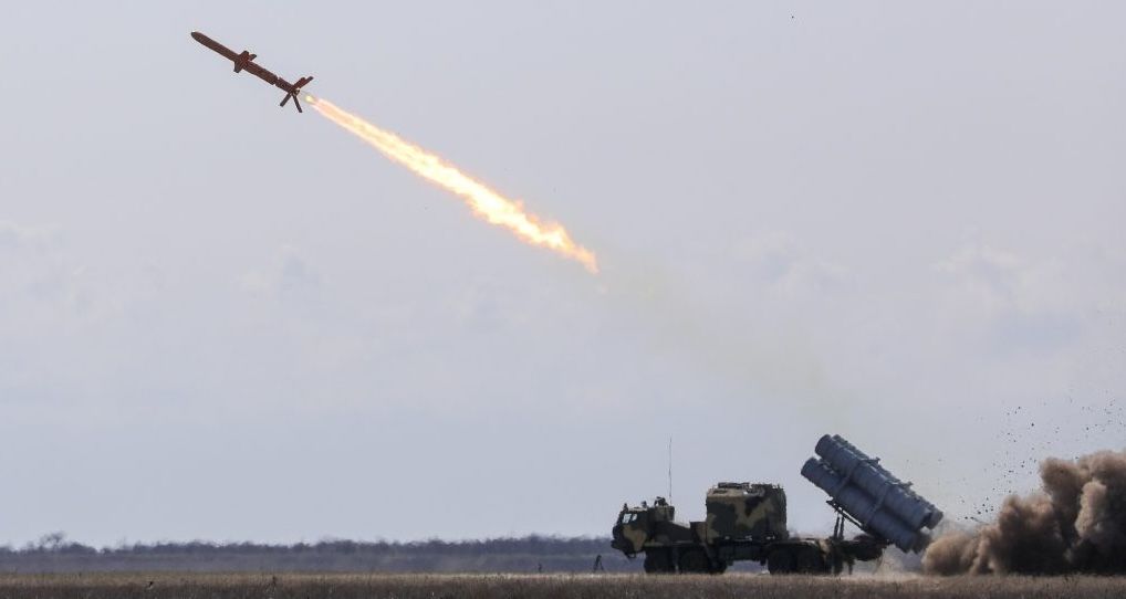 Russia launches large-scale missile attack on Ukraine, fire, explosions, reported in Kyiv