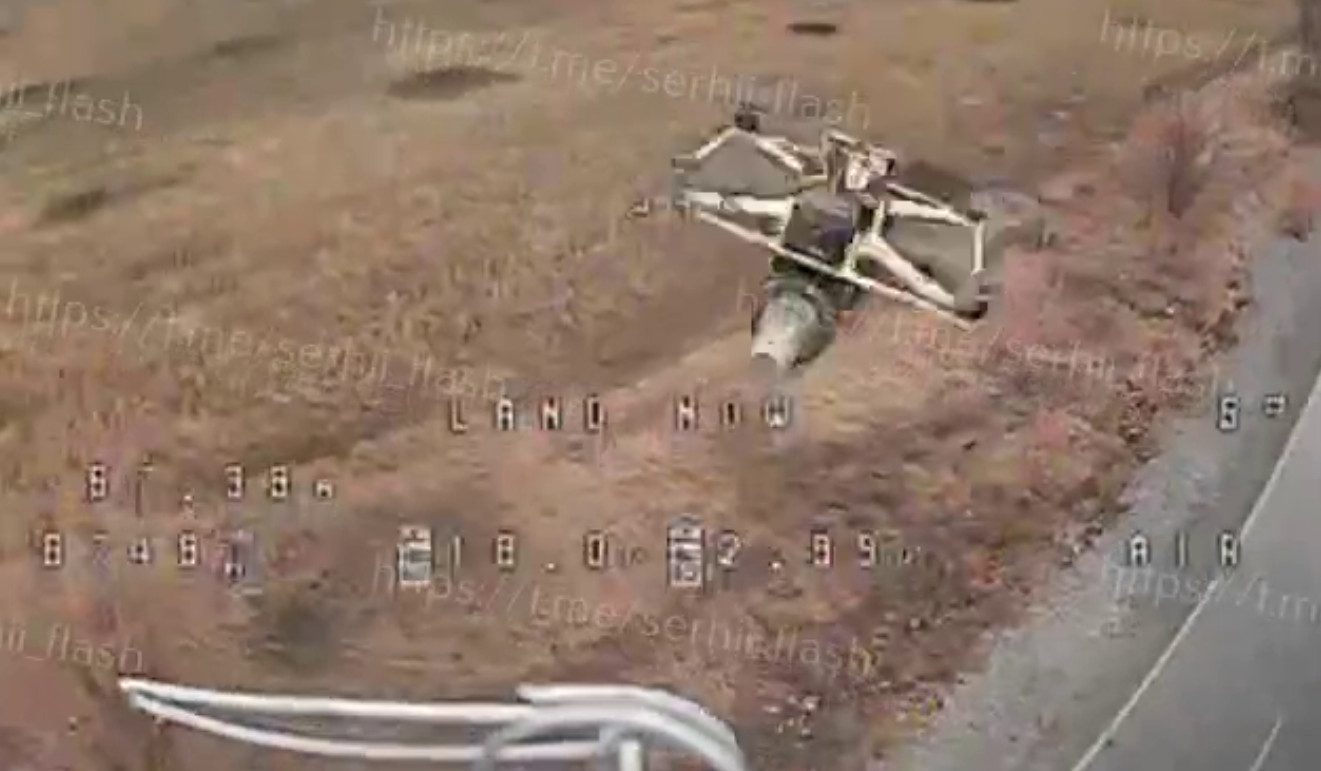 drone wars ukrainian fpv destroys russian fiber optic-controlled (video) fiber-optic sights telegram/serhii flash perehoplennya first-ever footage shows uav destroying its unjammable counterpart thwarting attack equipment ukraine news reports