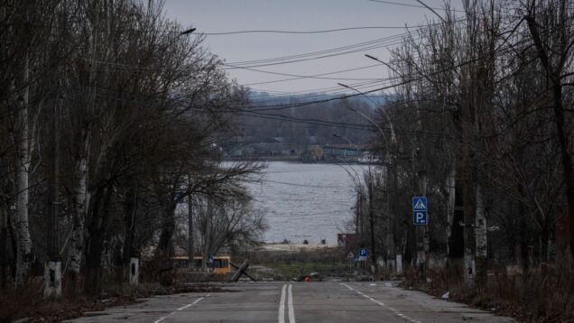 Russia trying to seize bridgehead on west bank of Dnipro,