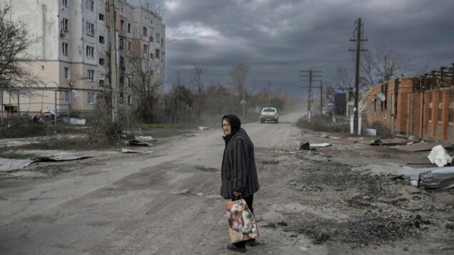 Russia's attack on Kherson Oblast kills 1, injures 7