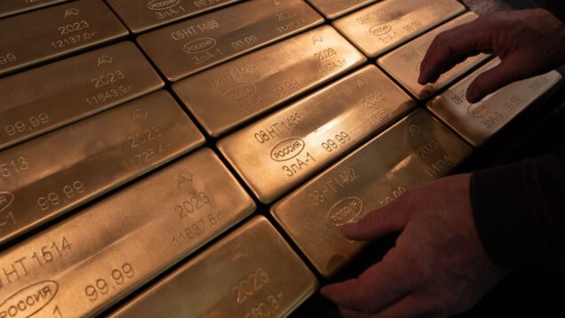 UK sanctions illicit gold trade, says it funds Russia's war