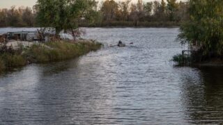 Ukraine war latest: Russia attempts to seize bridgehead on west