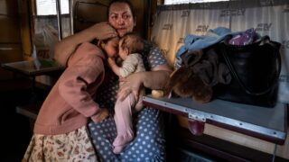 As government cuts support, some internally displaced Ukrainians return home