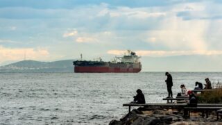 Chinese port ban on US-sanctioned tankers tightens oil supply, Reuters