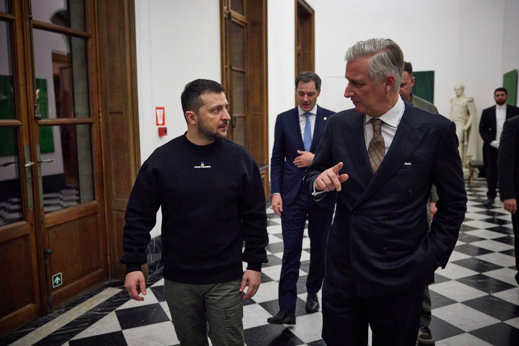 ft eu eyes belgian king hungary threatens block russia sanctions renewal president ukraine volodymyr zelenskyy (l) meeting philippe belgium (r) brussels 10 2023 presidentgovua zelenskyy-philippe officials developing contingency plans including