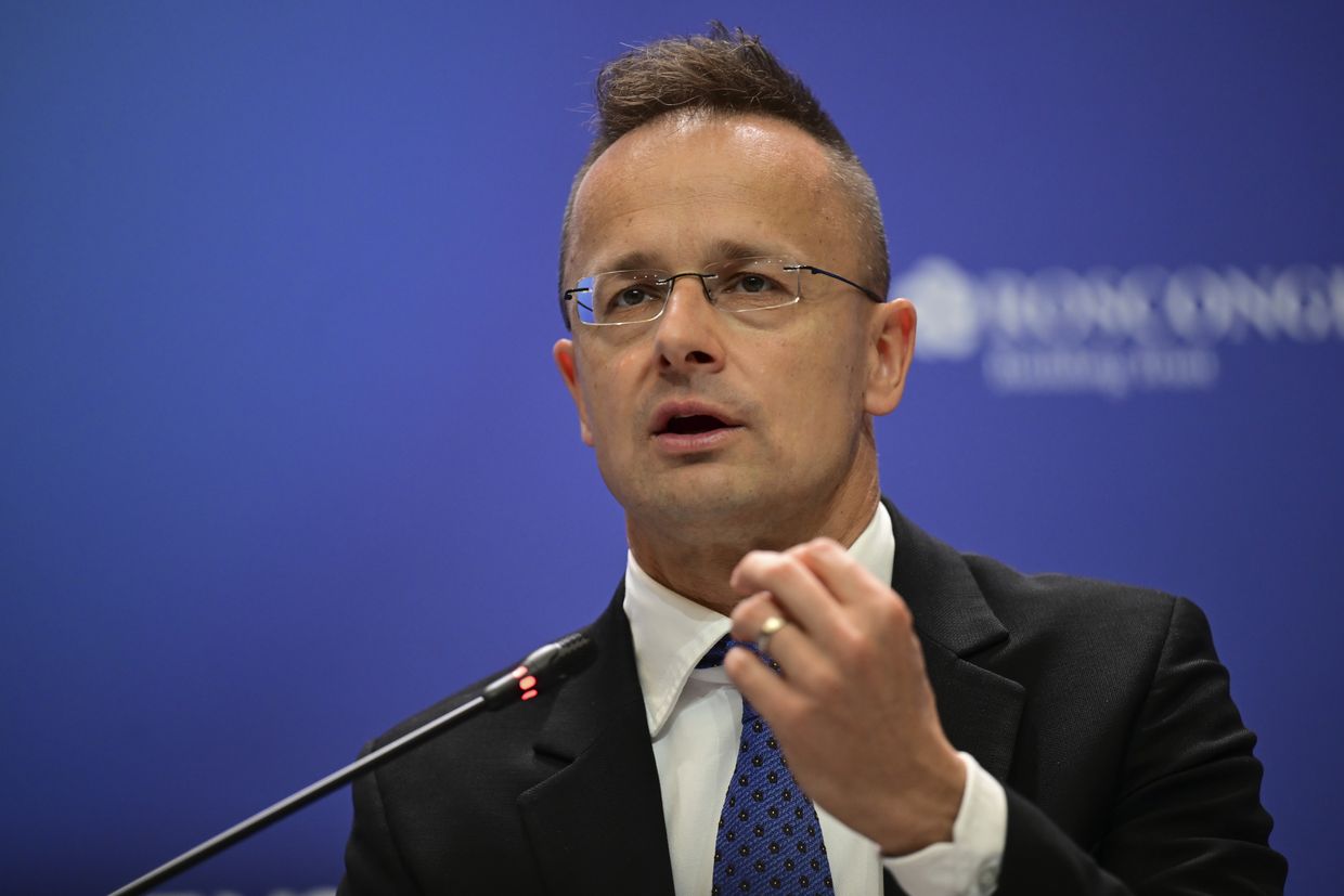 Hungary's FM criticizes Ukraine for gas transit halt, claims 20% rise in gas prices