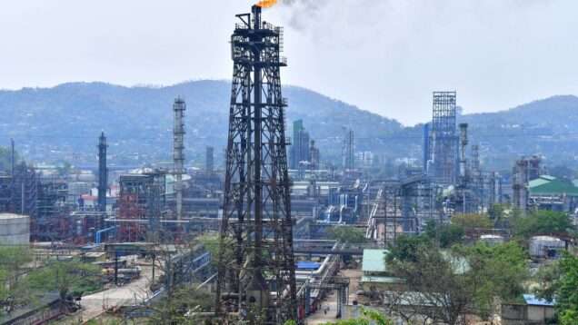 Indian banks block Russian oil payments after new US sanctions