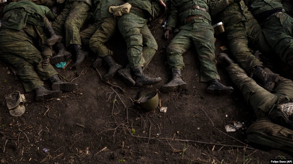 Dead Russian soldiers.