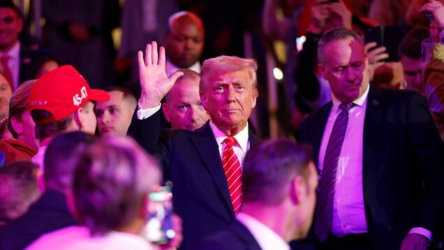 Trump sees peace in Ukraine as a deal but refuses