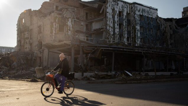 Ukraine blows up mine shaft to hamper Russian advance to