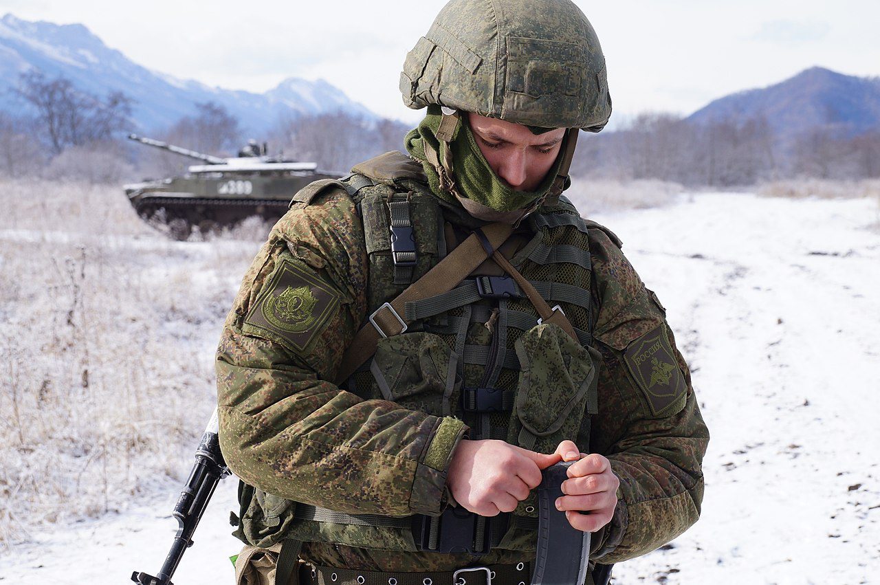 A Russian soldier, illustrative image. Photo via Wikimedia.