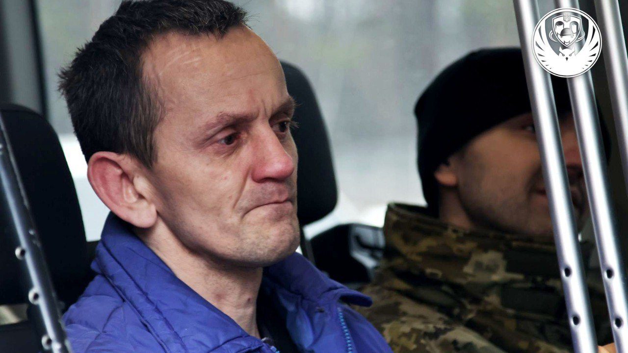 25 Severely ill and wounded Ukrainian POWs return home from Russian captivity on 15 January.