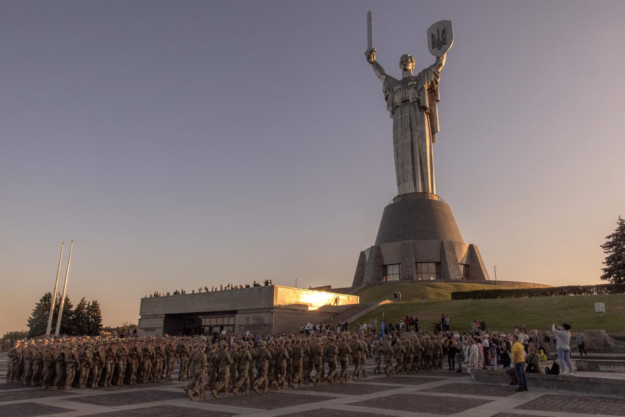 Ukraine's military is 980,000 soldiers strong, Zelensky says