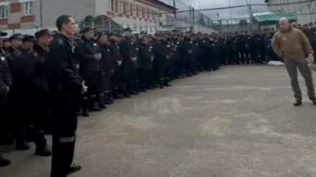 Ukrainian intel: Up to 180,000 Russian prisoners recruited for war