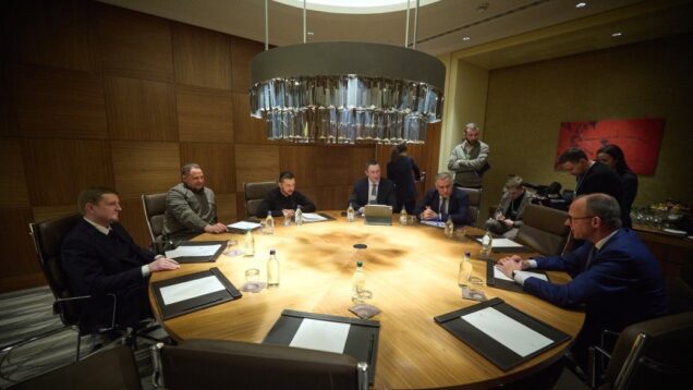 Zelensky meets German opposition leader, Israeli president at Davos forum