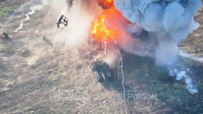 Russian Mechanized Attack Defeated Near Siversk: Multiple Vehicles Destroyed &