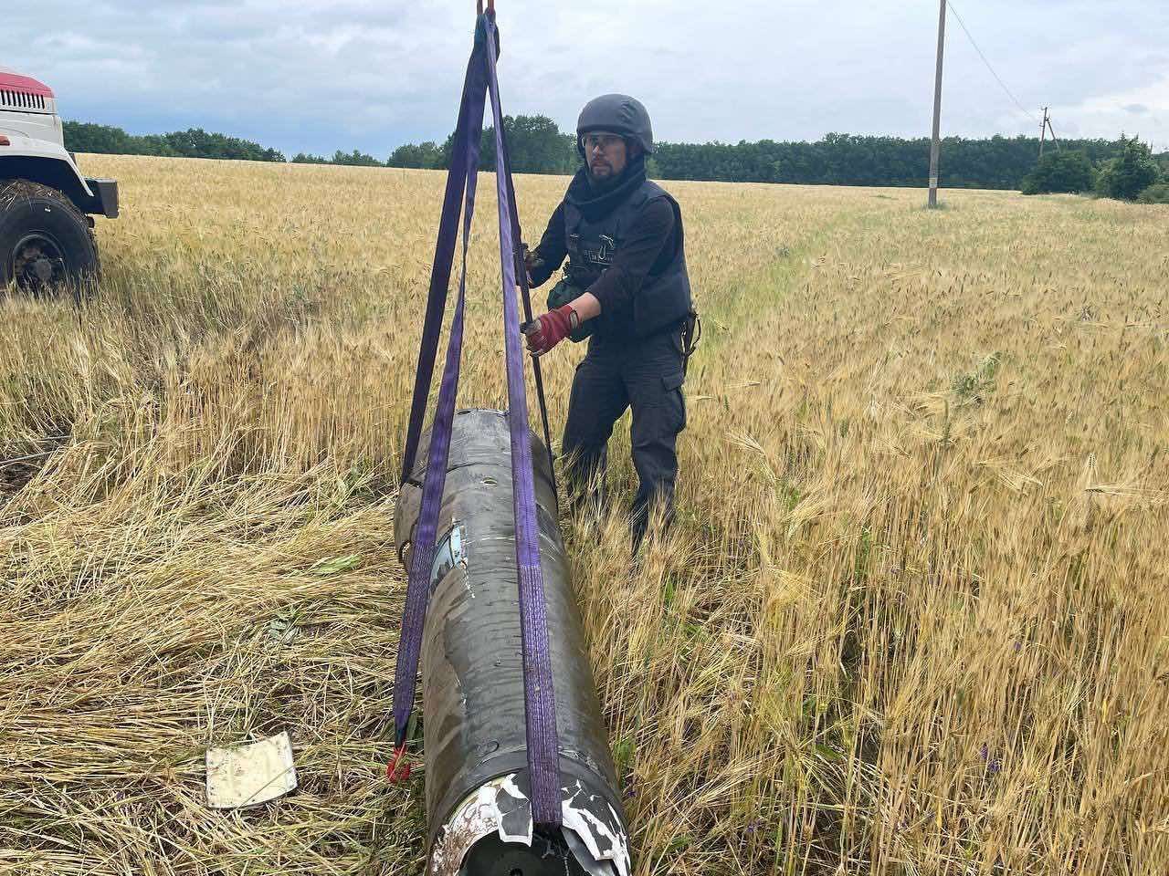 Difficulties and dangers of bringing the harvest in - Ukraine, summer 2022.