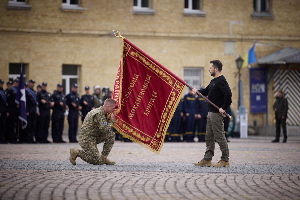 Zelenskyy awards servicemen 1 october defender Ukrainian army