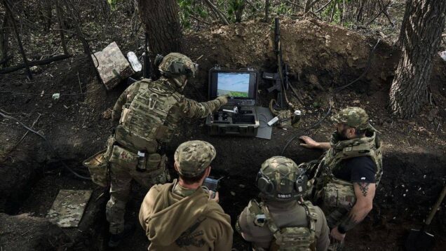 Frontline report: Russian soldiers surrender to Ukrainians at Kurakhove, are