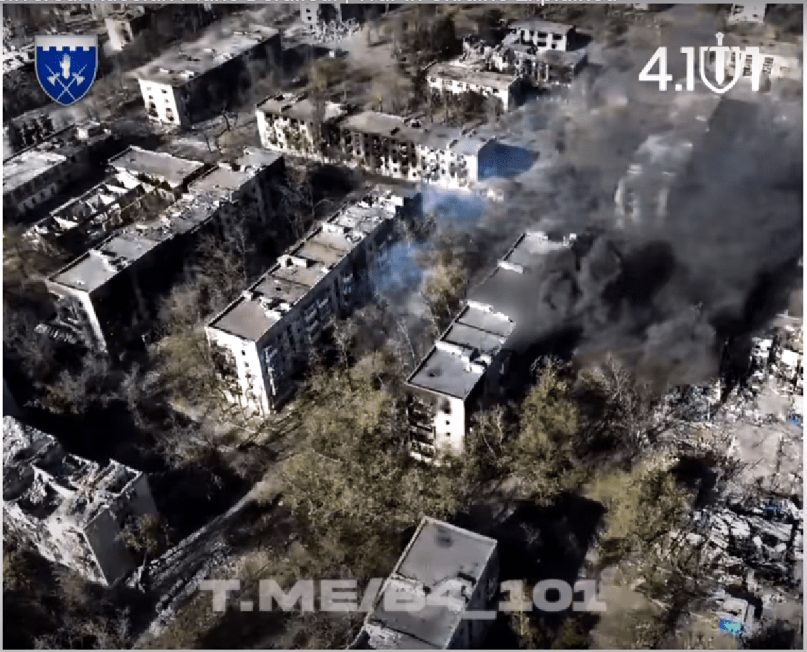 Frontline report: Ukraine's demolition squads turn Toretsk high-rises into Russian trap