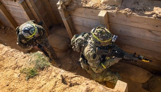 Future Ukrainian commanders improving trench assault skills in UK training