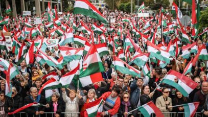 Hungarians protest 'ruling party propaganda,' demand more media freedom