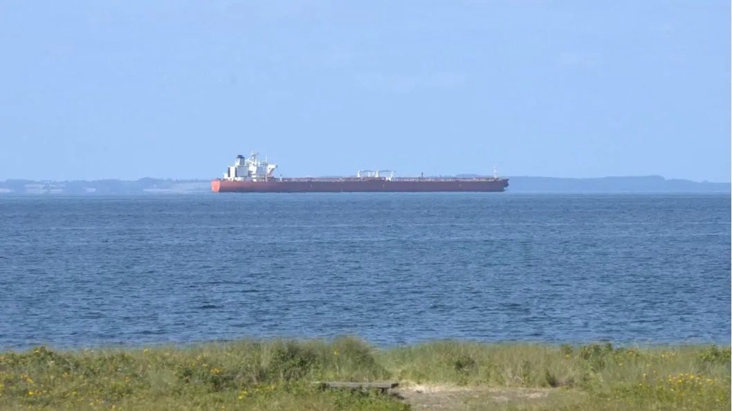 investigation reveals insurers russia's oil tanker shadow fleet aulis passing danish island agersø 1 august 2024