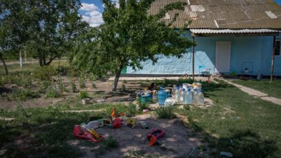 Kyiv considering ceding territory to end war with Russia, Der