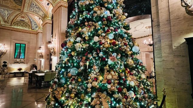 Merry Christmas everyone! – the Palmer House Hotel tree in