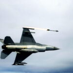 us sends cutting-edge aim-9x air-to-air missiles ukraine's new f-16 fighters fighter aircraft firing aim-9 sidewinder heat-seeking missile illustrative 800px-f-16c_fighting_falcon_fires_an_aim-9_sidewinder