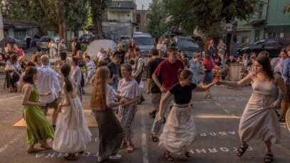 Opinion: There’s more to Ukraine than Hollywood gangster tropes and