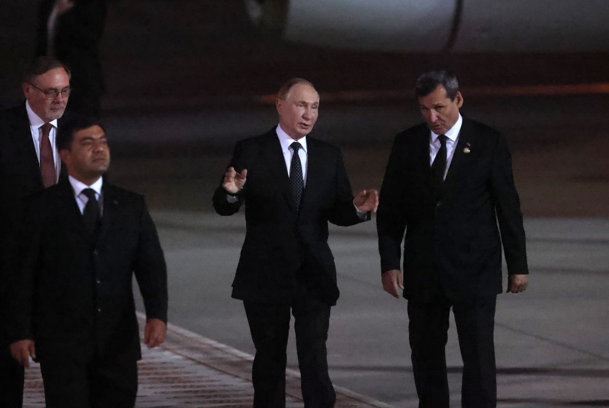 Putin visits Turkmenistan for regional forum, meeting with Iran's president