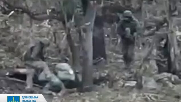 Russian forces execute two unarmed Ukrainian soldiers at close range