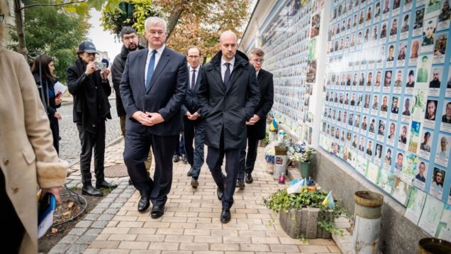 Russian victory would bring 'chaos,' French FM says