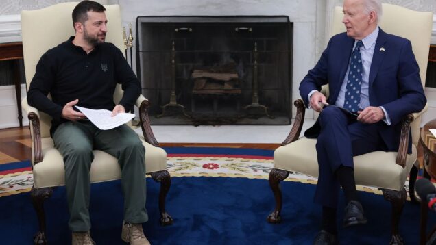 US announces $425 million in security aid for Ukraine, Zelensky