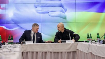 Ukraine and Slovakia PMs meet in Uzhhorod to discuss energy