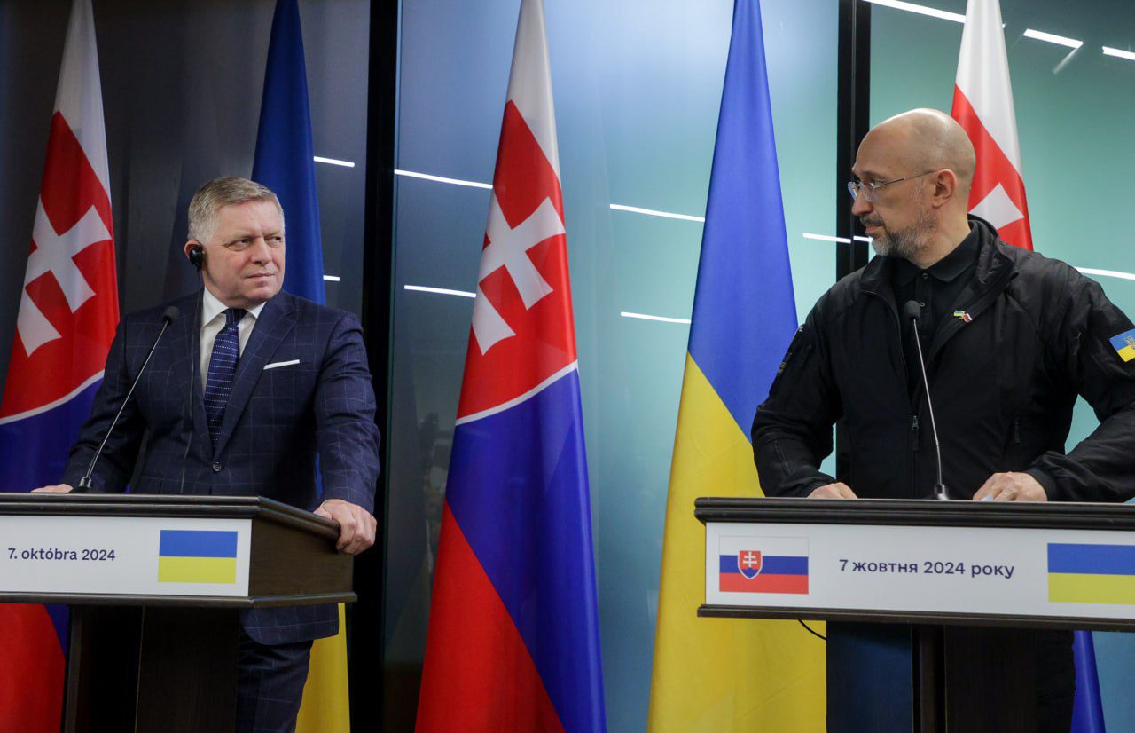 Slovak Prime Minister Robert Fico and Ukrainian Prime Minister Denys Shmyhal