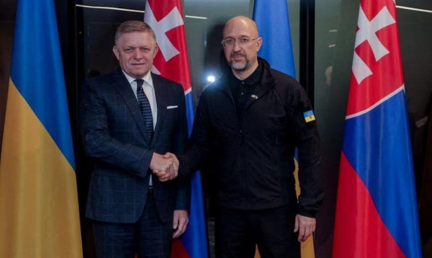 Ukraine will not renew its gas transit agreement with Russia after the contract expires at the end of 2024, Ukrainian Prime Minister Denis Shmygal told Slovak Prime Minister Robert Fiсo during a meeting

"Ukraine's strategic goal is to impose sanctions on the Russian gas molecule, to deprive th...