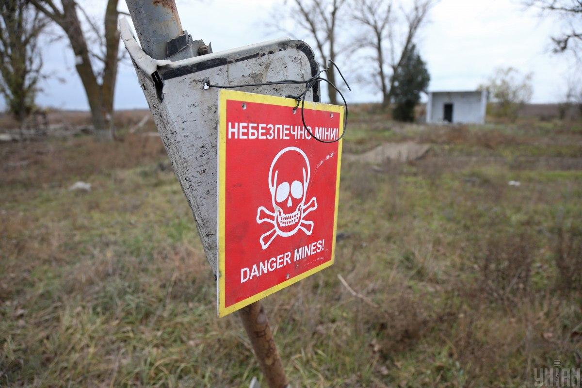 ukraine's demining efforts could stretch century sapper warns minefield warning sign ukraine viktor kovalchuk/unian danger landmines mines