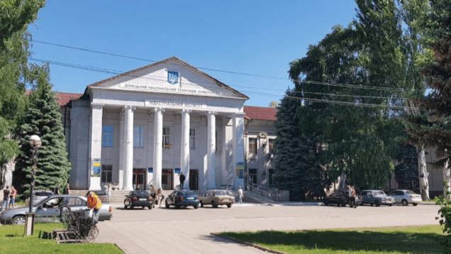 Ukrainian defense expert says frontline is cracking but not collapsing