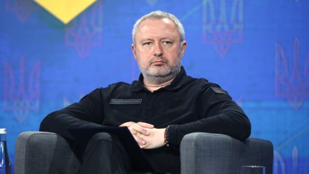 Why did Ukraine's prosecutor general resign, and who will replace