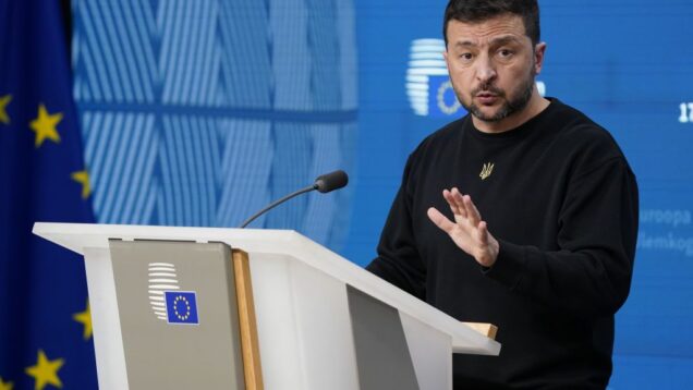 Zelensky says he told Trump that either Ukraine will join