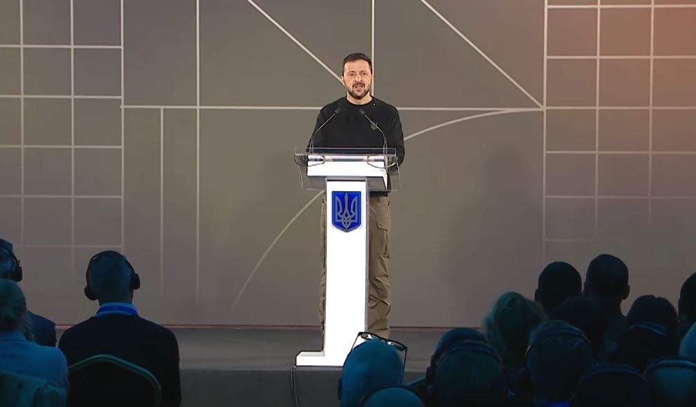 zelenskyy confirms successful flight test domestically produced ballistic missile ukrainian president volodymyr dfnc2 kyiv 1 october 2024 facebook/володимир зеленський oct