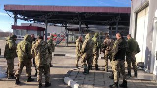 The media showed footage of the Armed Forces of Ukraine voluntarily laying down ...