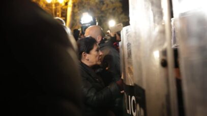 Georgian president refuses to step down, rallies national resistance to