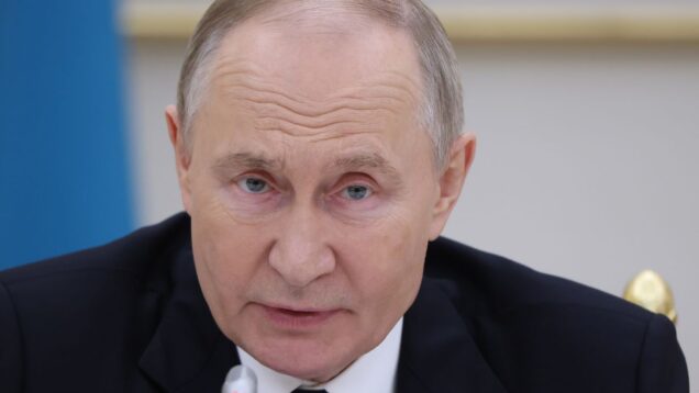 Putin threatens to target 'decision-making centers' in Kyiv with Oreshnik