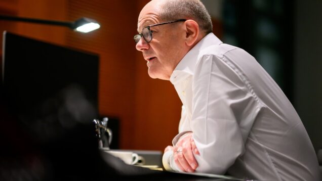 Scholz slams election rival’s 24-hour ultimatum to Putin as “Russian