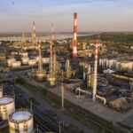 ukrainian drones target saratov oil refinery russia says business-vectorinfo militarnyi polish_20241108_075331944