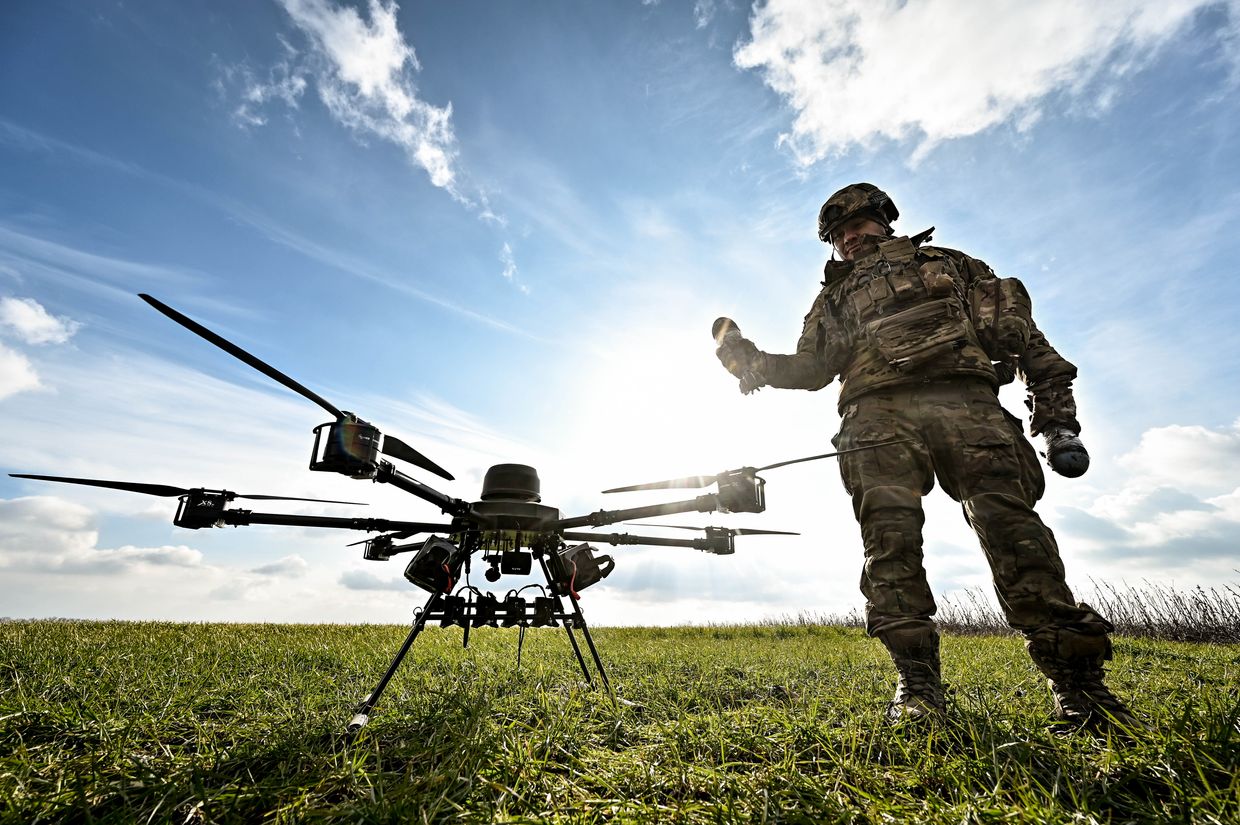 Ukrainian electronic warfare could indirectly affect smartphone clock while repelling drone attacks, General Staff says